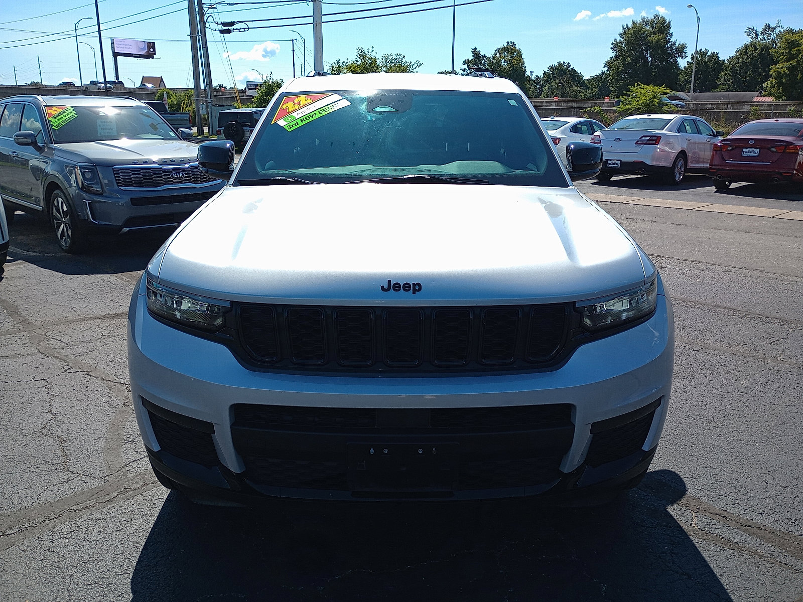 2022 Jeep Grand Cherokee Altitude photo 2