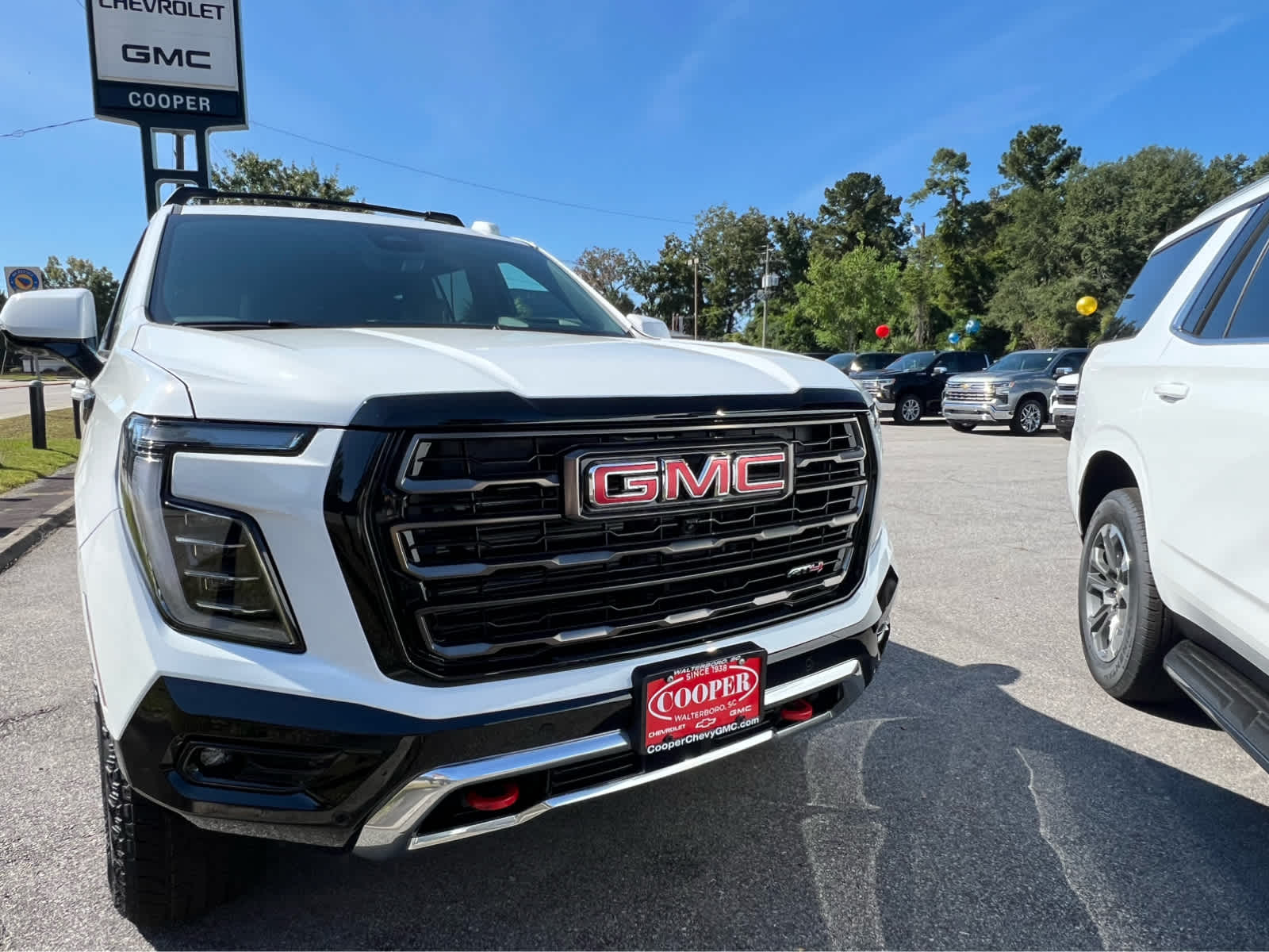2025 Gmc Yukon AT4 Ultimate photo 4