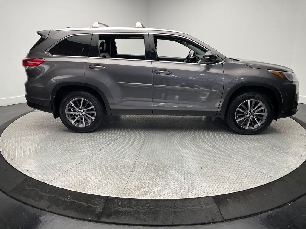 2019 Toyota Highlander XLE photo 4