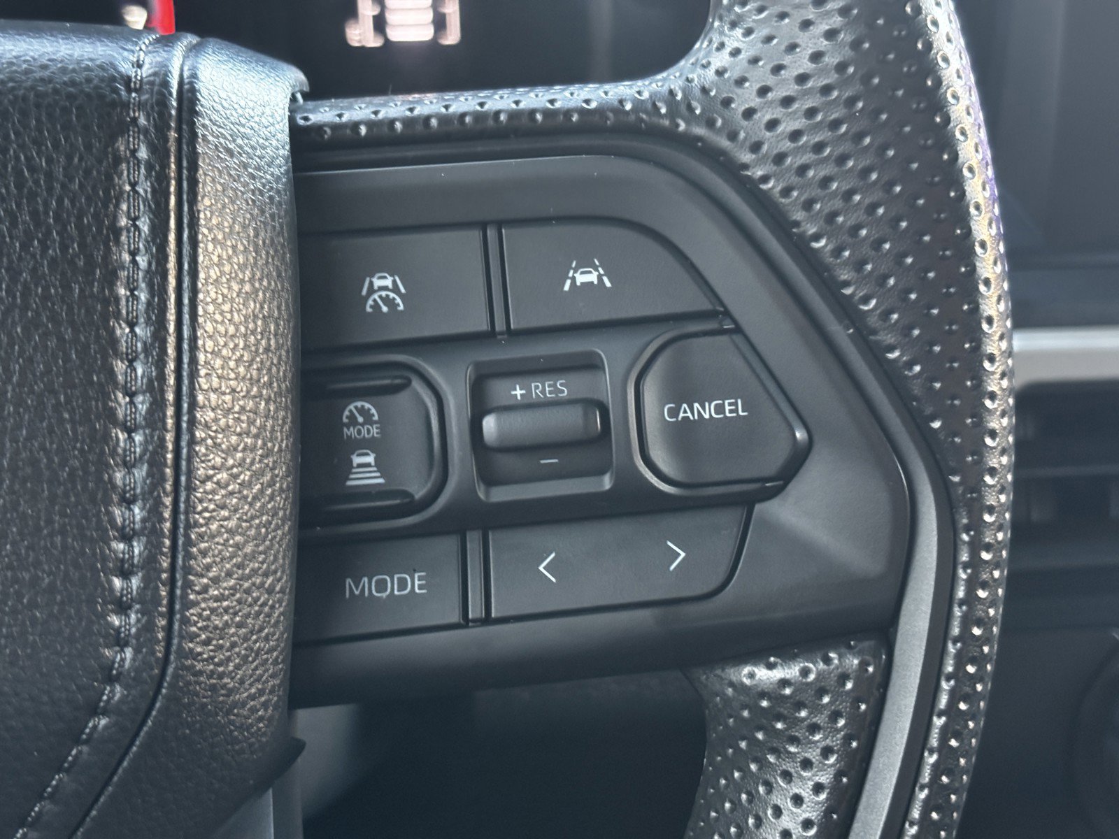 2025 Toyota Tacoma SR 4x4 photo 14
