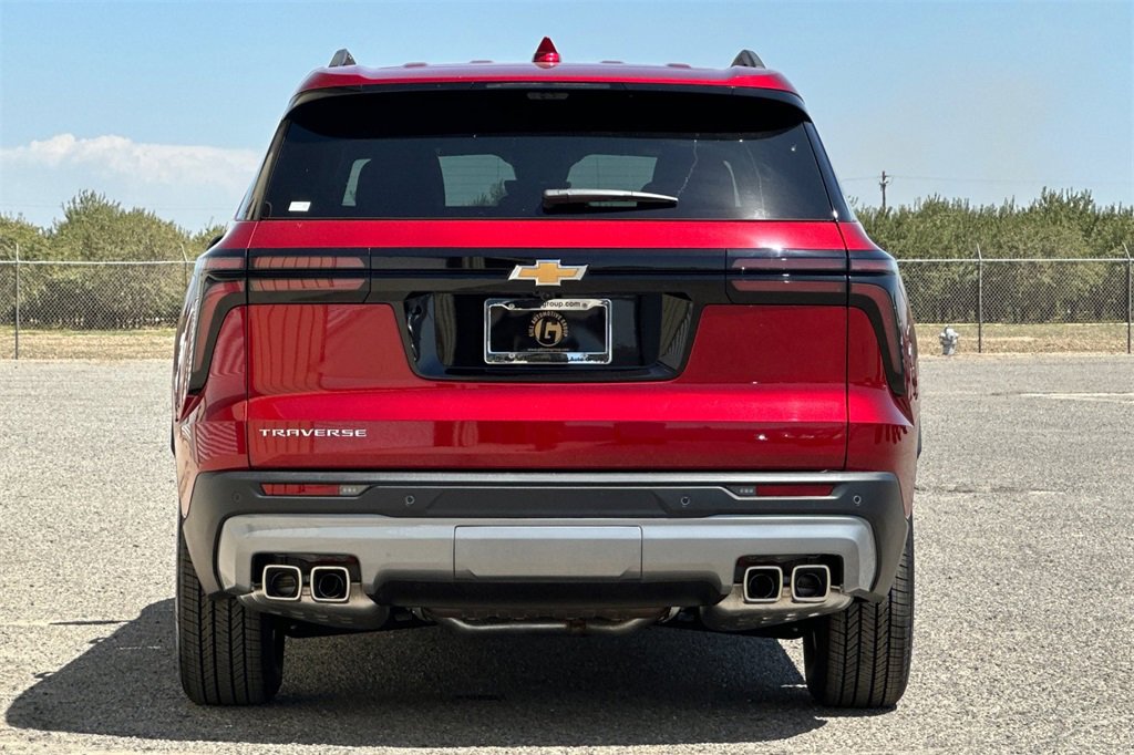 2026 Chevrolet Traverse photo 4