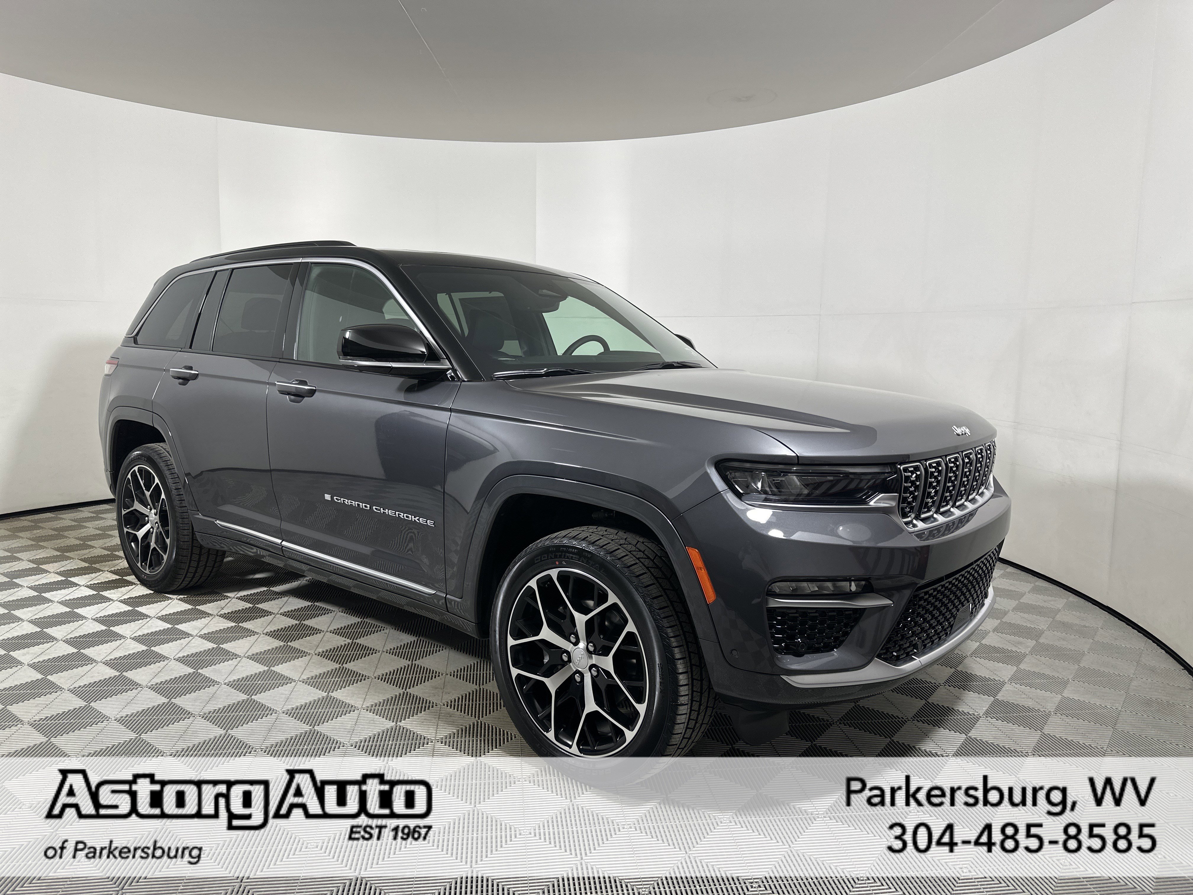 2025 Jeep Grand Cherokee Summit Reserve's photo