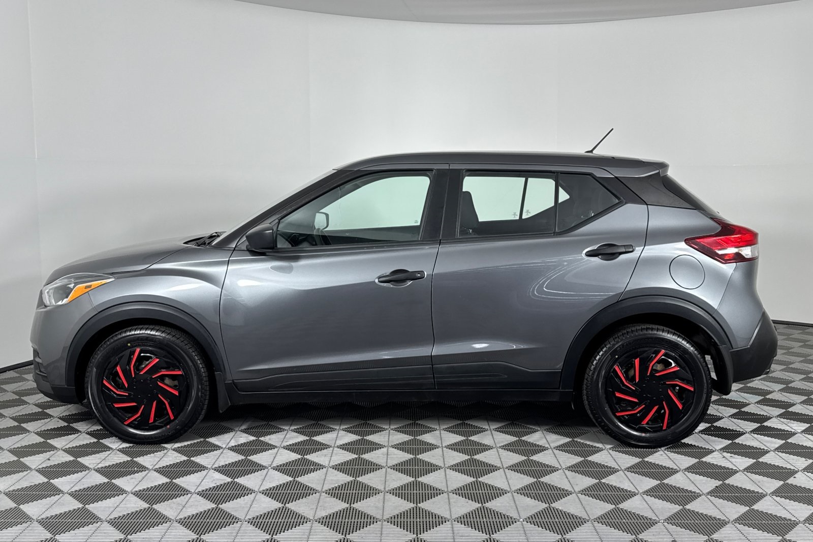 2020 Nissan Kicks S photo 7