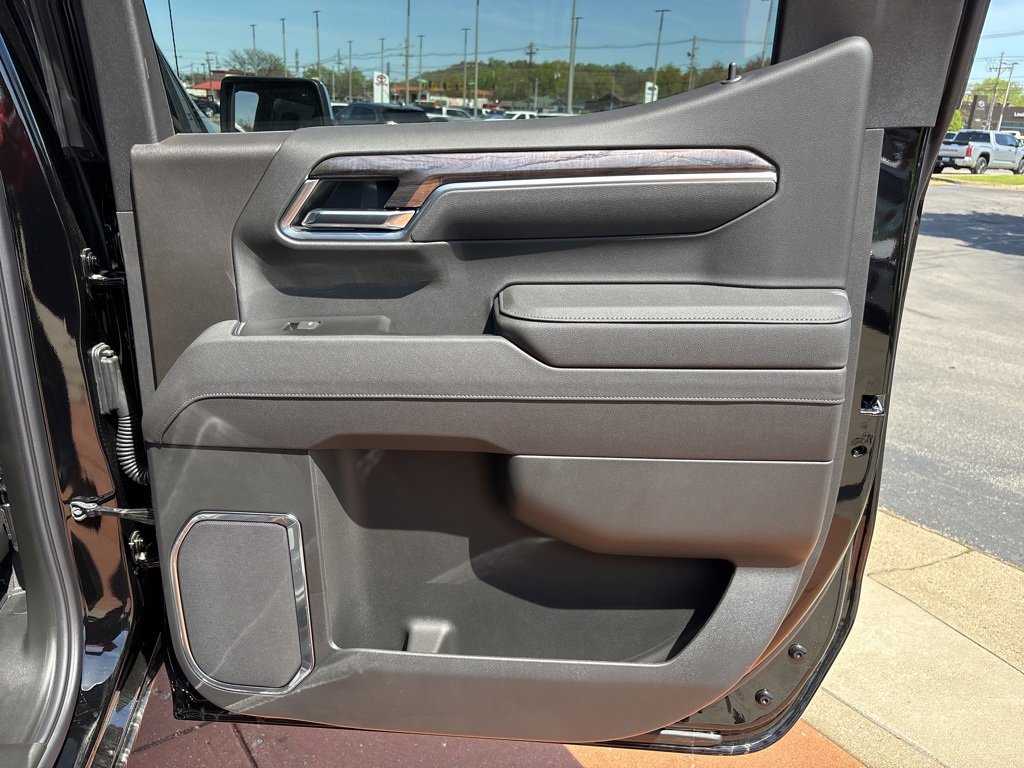 2025 Chevrolet Silverado 1500 LTZ photo 31
