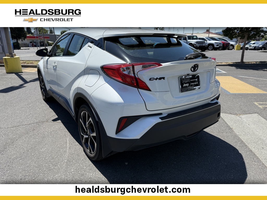 2021 Toyota C-HR XLE photo 3
