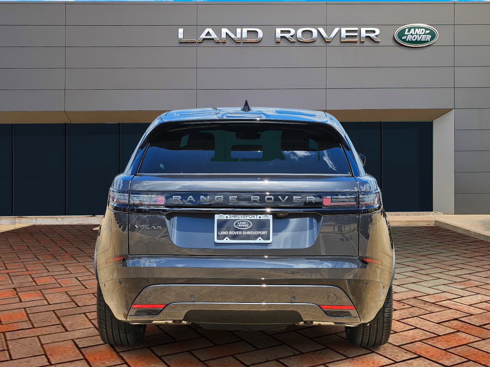 2026 Land Rover Range Rover Velar SE photo 4