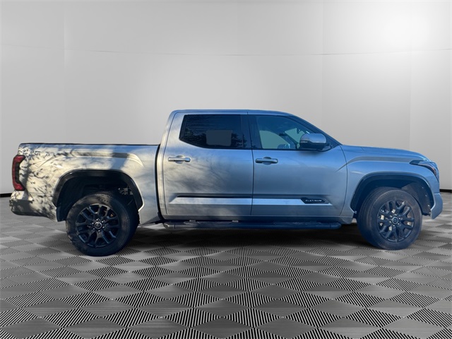 2023 Toyota Tundra Platinum's photo