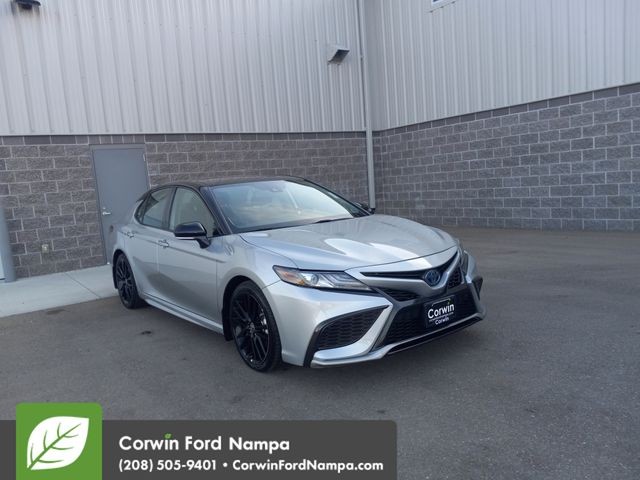 2022 Toyota Camry Hybrid 
