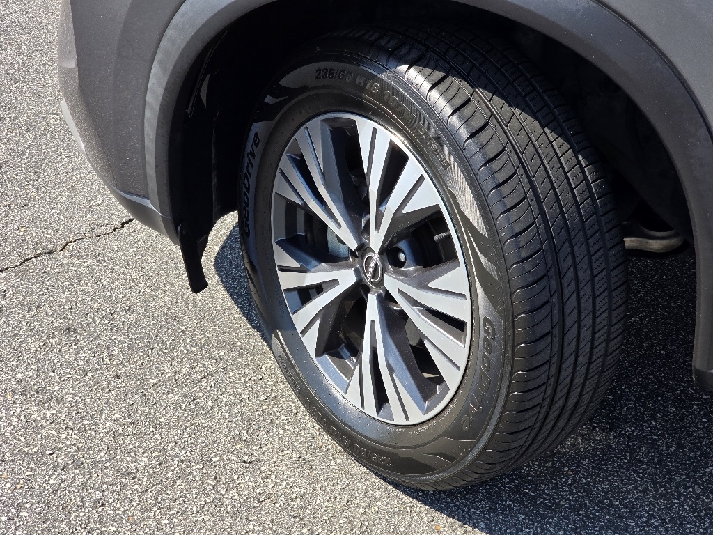 2023 Nissan Rogue SV photo 26