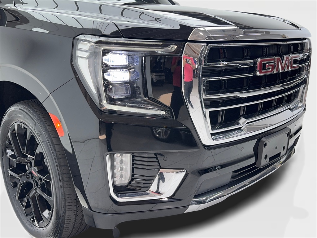 2023 Gmc Yukon SLT photo 3