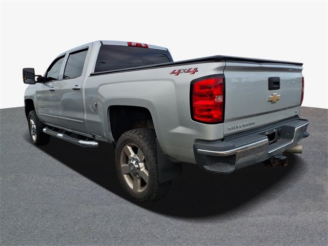 2019 Chevrolet Silverado 2500HD LT photo 3