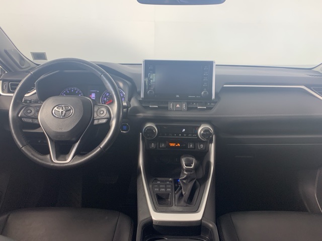 2020 Toyota RAV4 XLE Premium photo 10