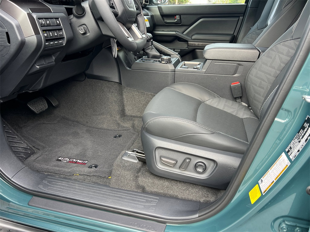 2025 Toyota 4Runner TRD Off-Road Premium photo 9