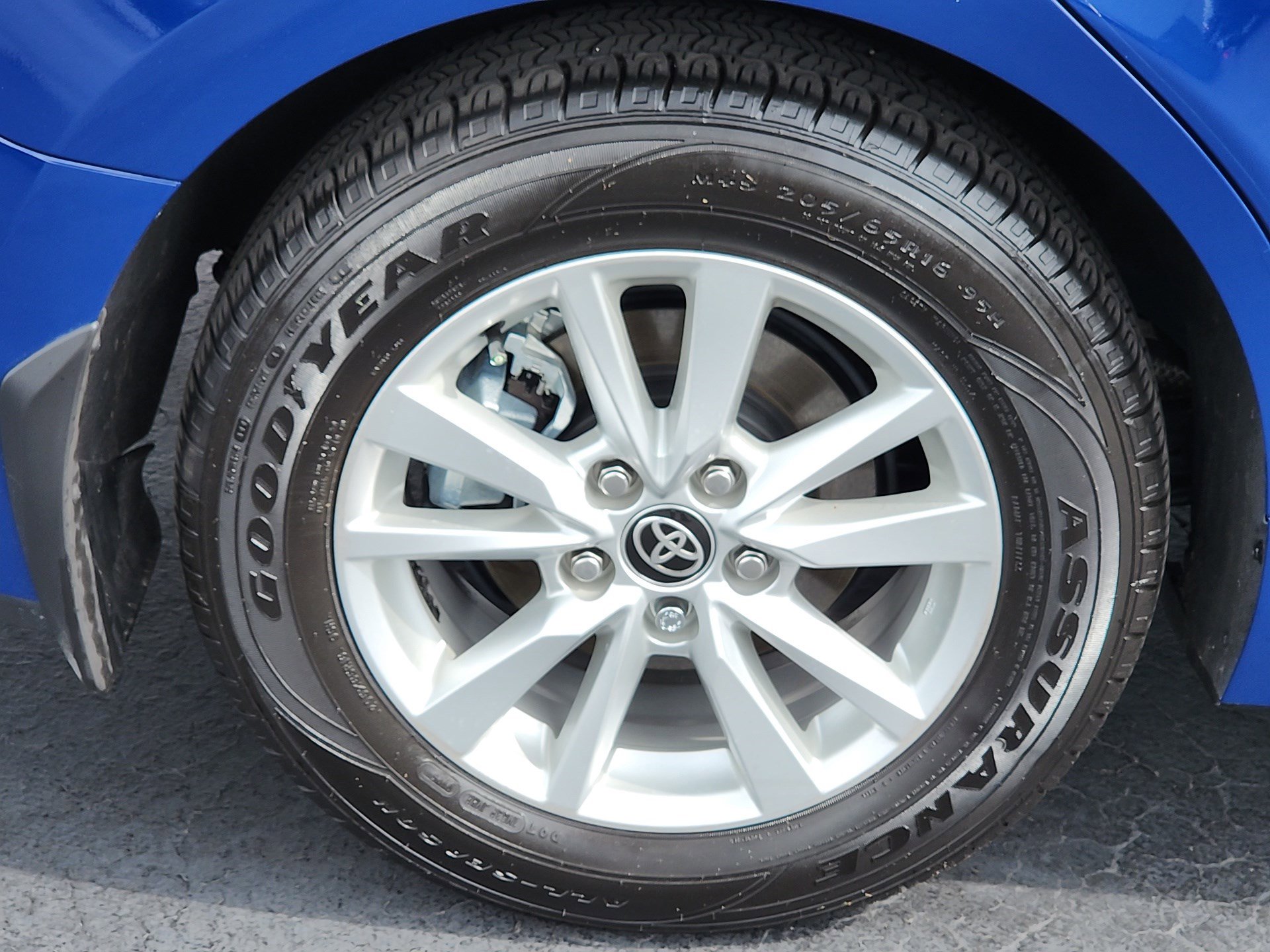 2025 Toyota Camry LE photo 27