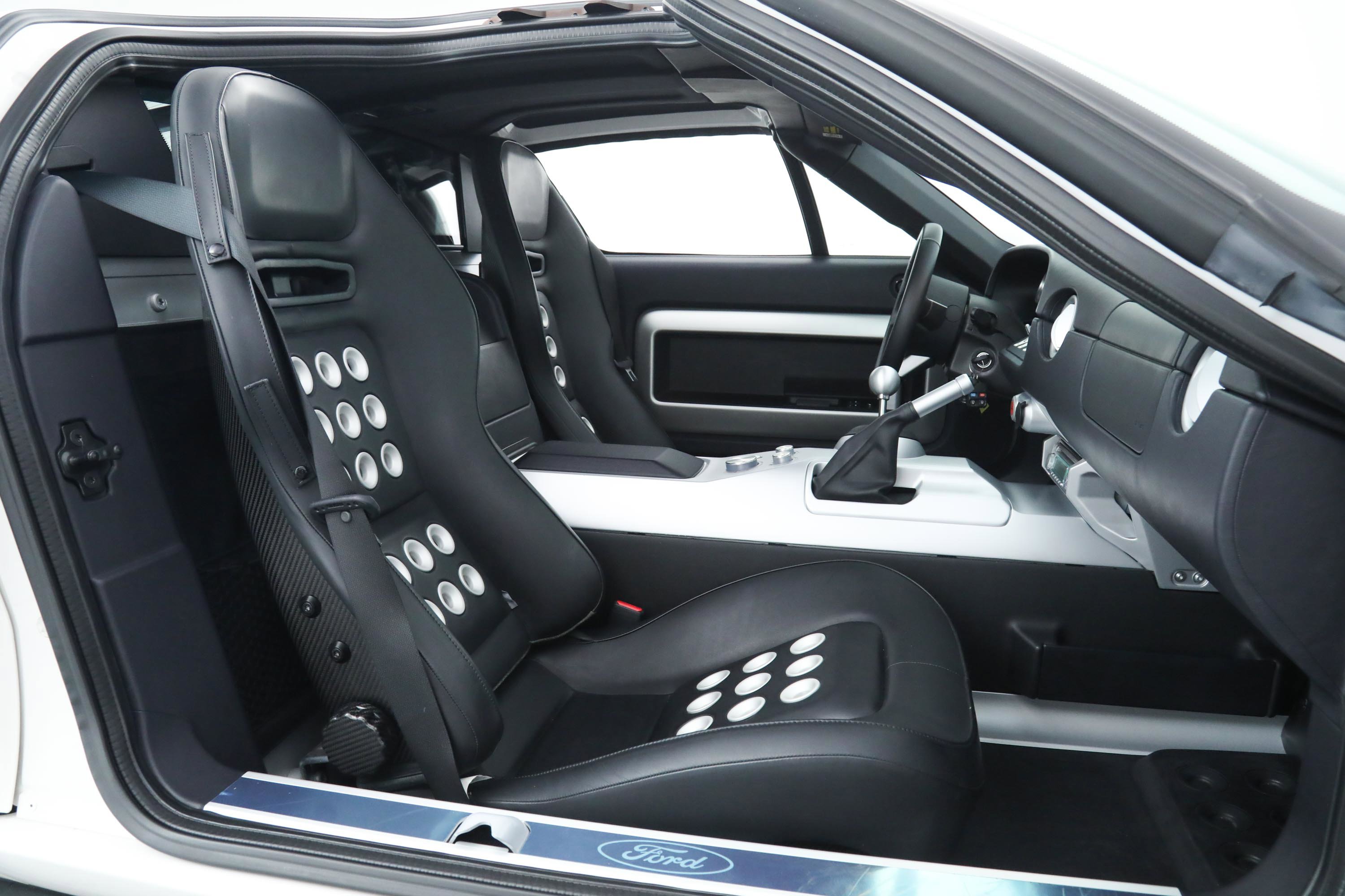 2006 Ford GT photo 16