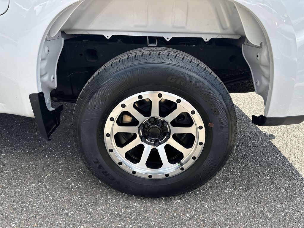 2023 Chevrolet Silverado 1500 LT photo 29