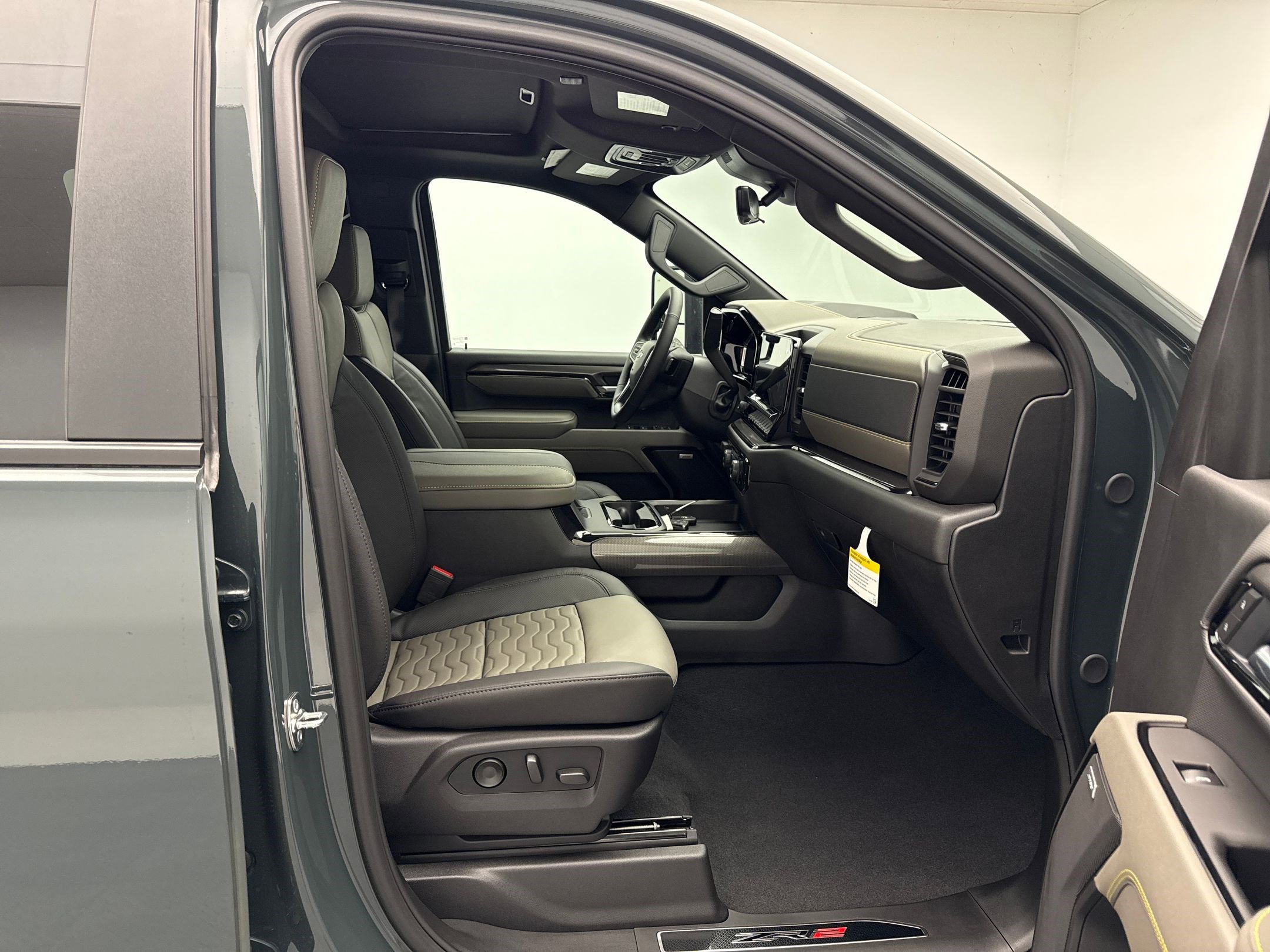 2025 Chevrolet Silverado ZR2 photo 23
