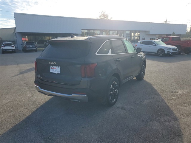 2025 Kia Sorento S photo 3