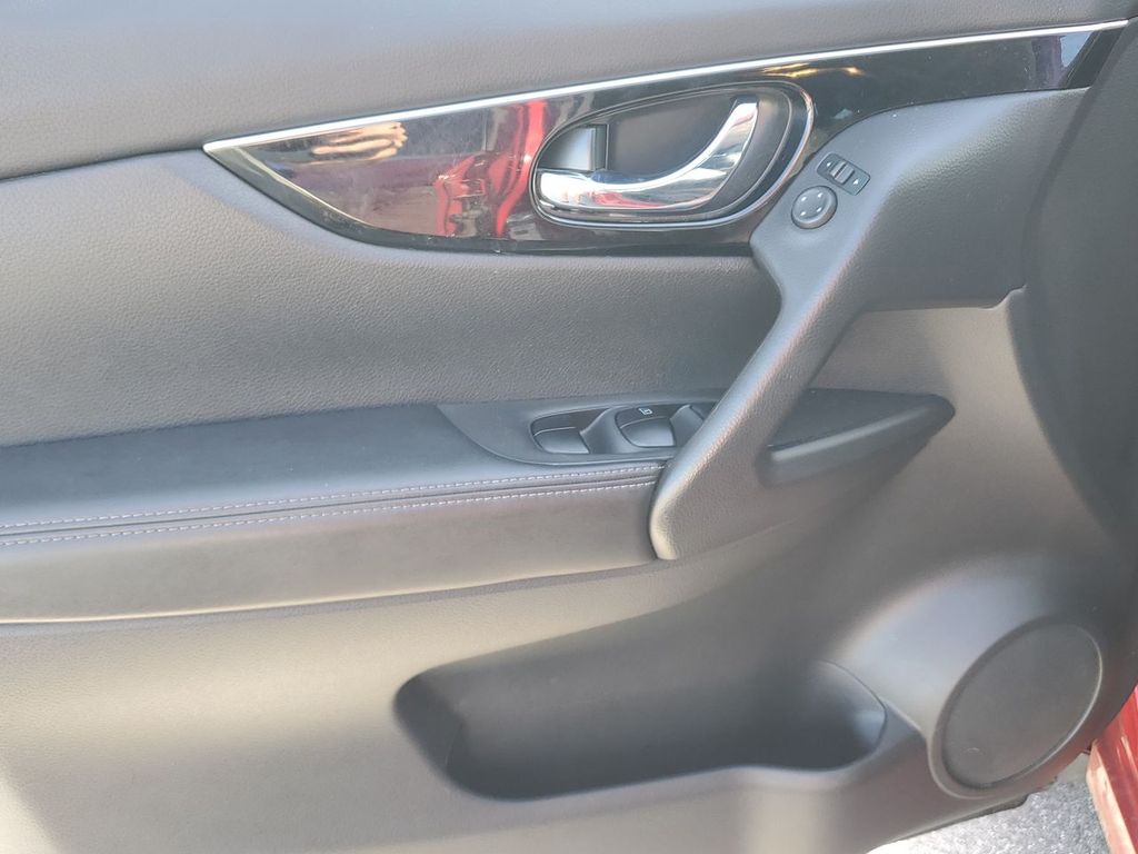 2017 Nissan Rogue Sport SL photo 36