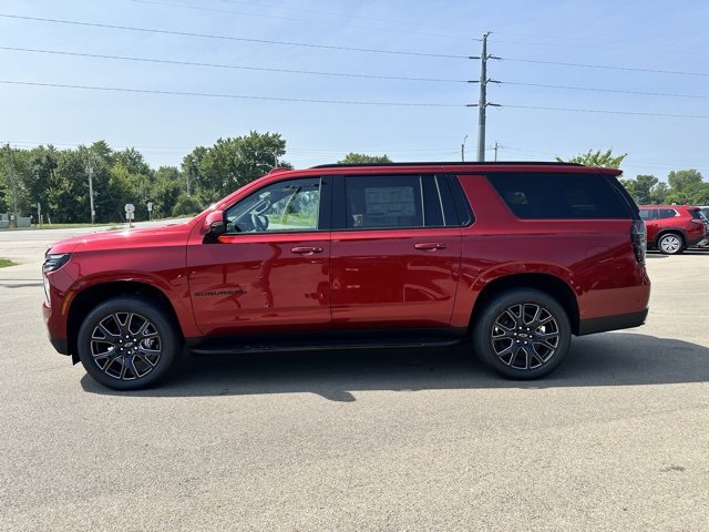 2025 Chevrolet Suburban RST photo 4