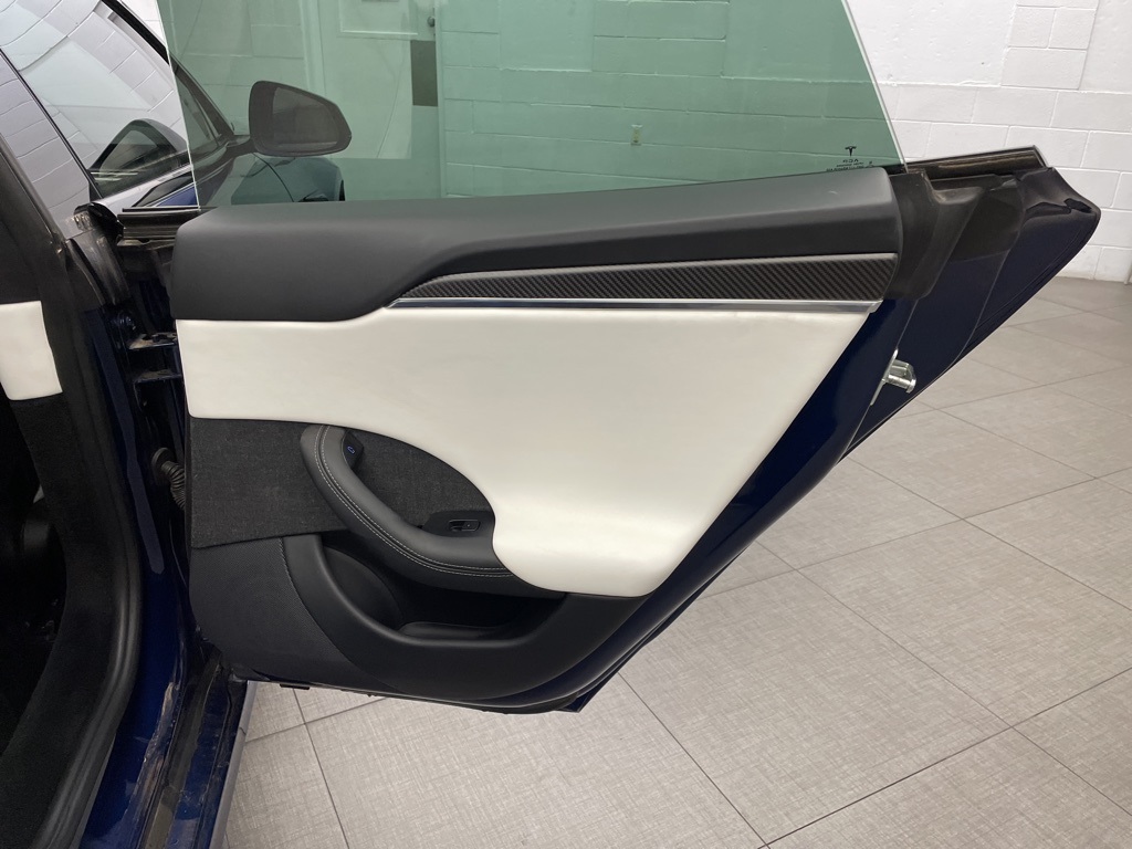 2021 Tesla Model S Plaid photo 21