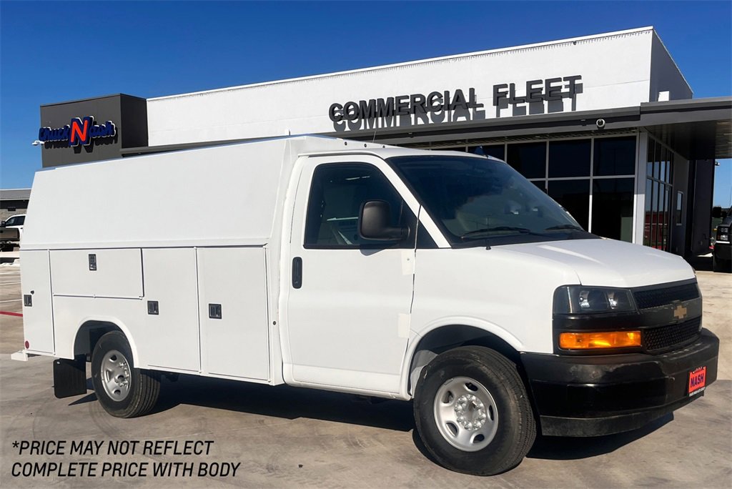 2025 Chevrolet Express Cutaway Base's photo