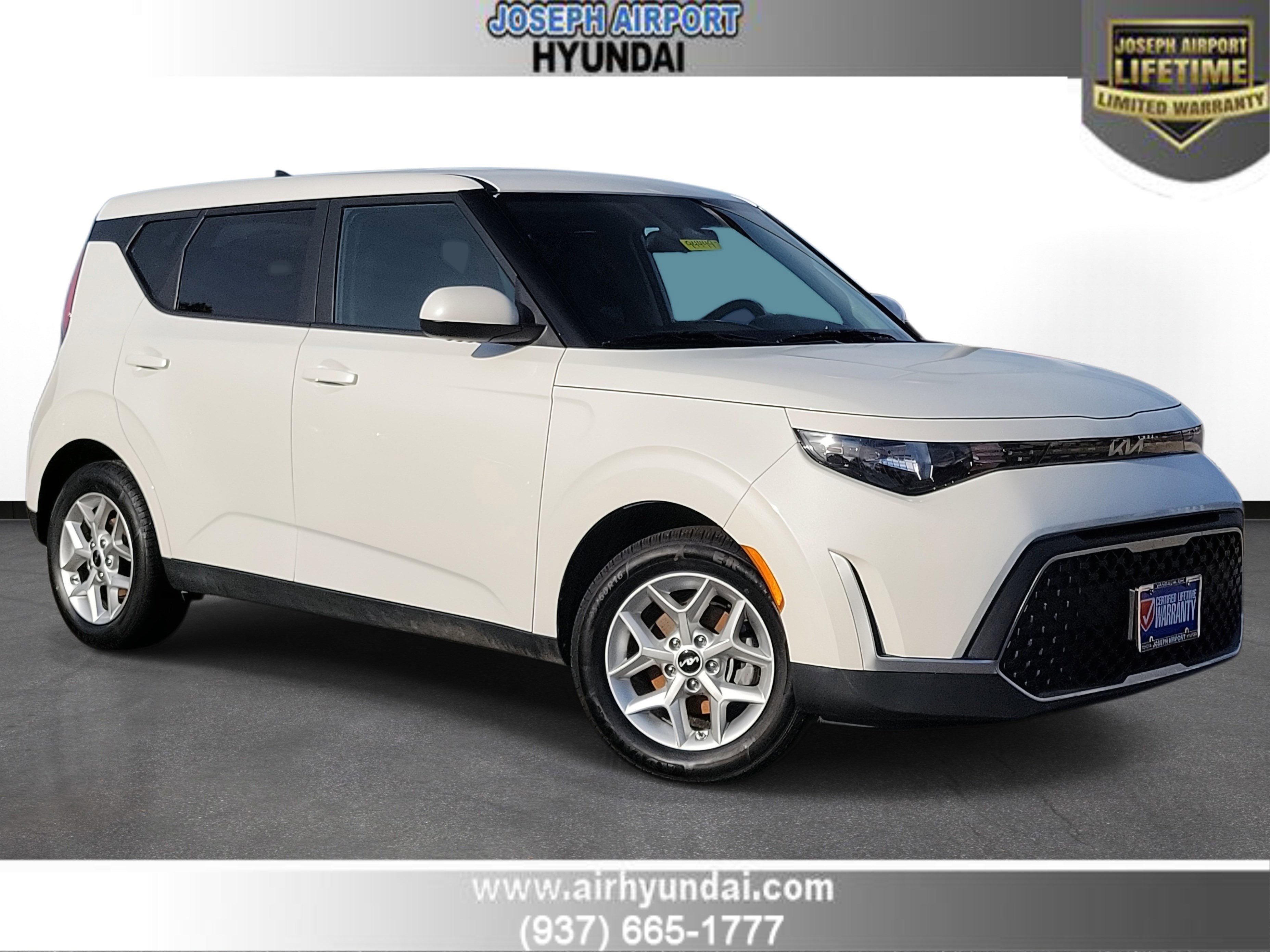 2024 Kia Soul LX's photo