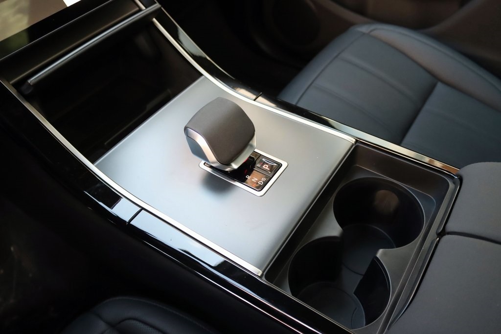 2026 LAND ROVER RANGE ROVER EVOQUE - Image 24