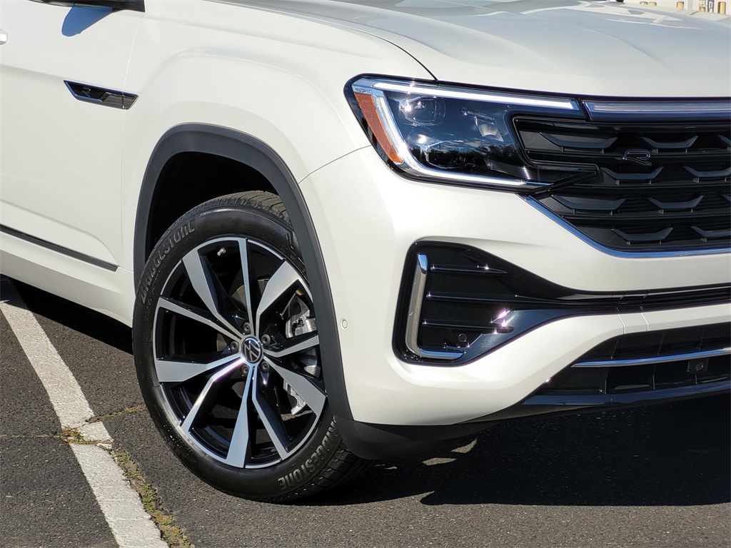 2026 Volkswagen Atlas SEL Premium R-Line photo 3