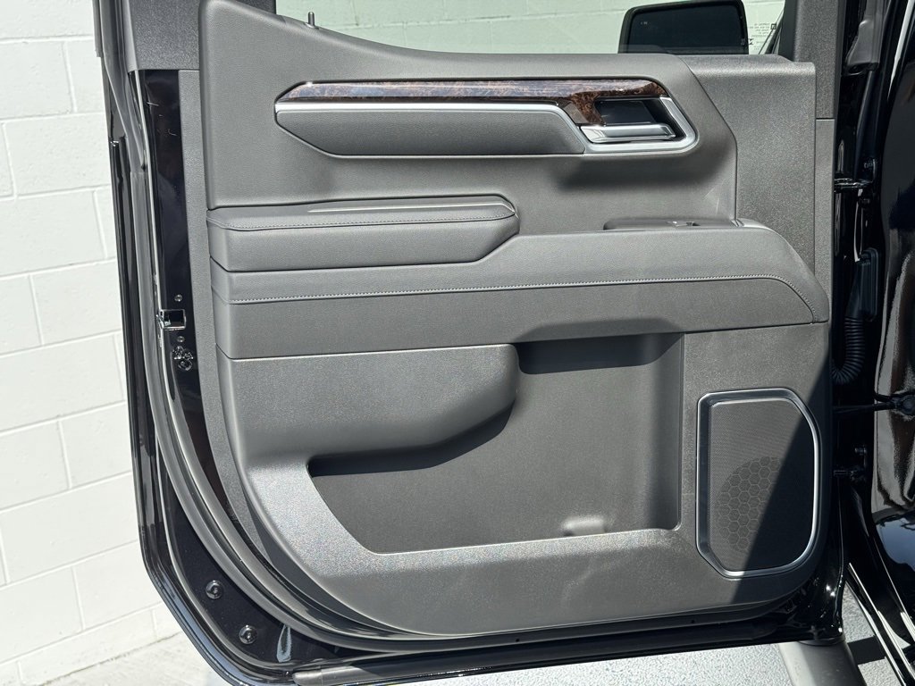 2025 Chevrolet Silverado 1500 RST photo 20