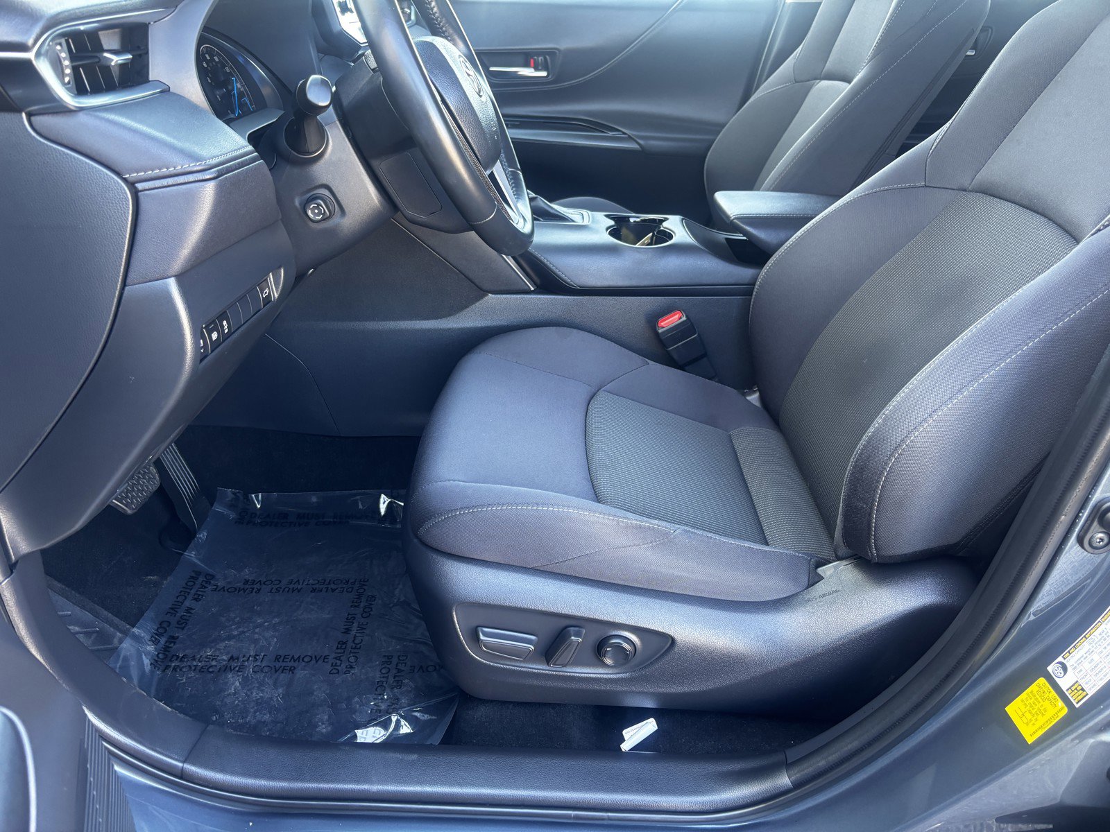 2024 Toyota Venza LE photo 17