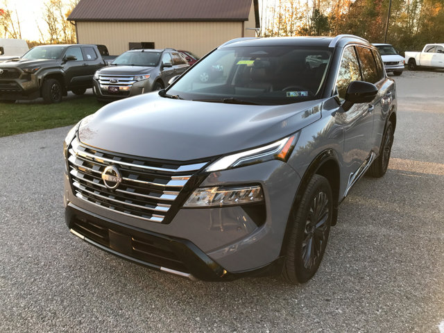 2025 Nissan Rogue Platinum photo 3