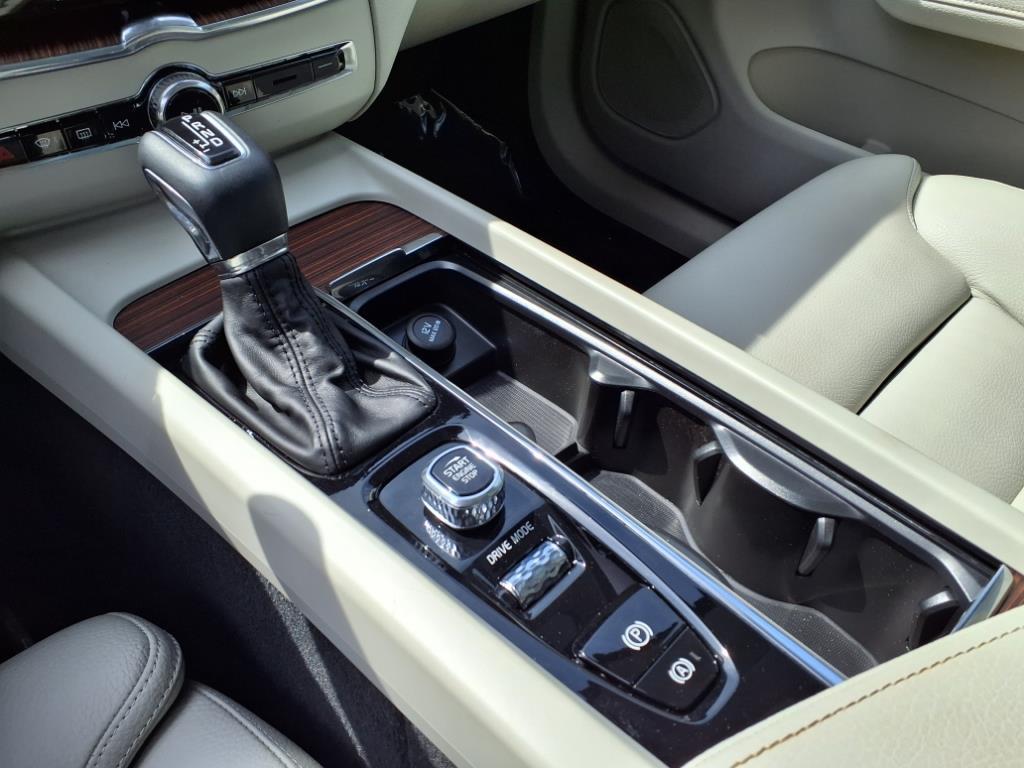2020 Volvo XC60 Inscription photo 11