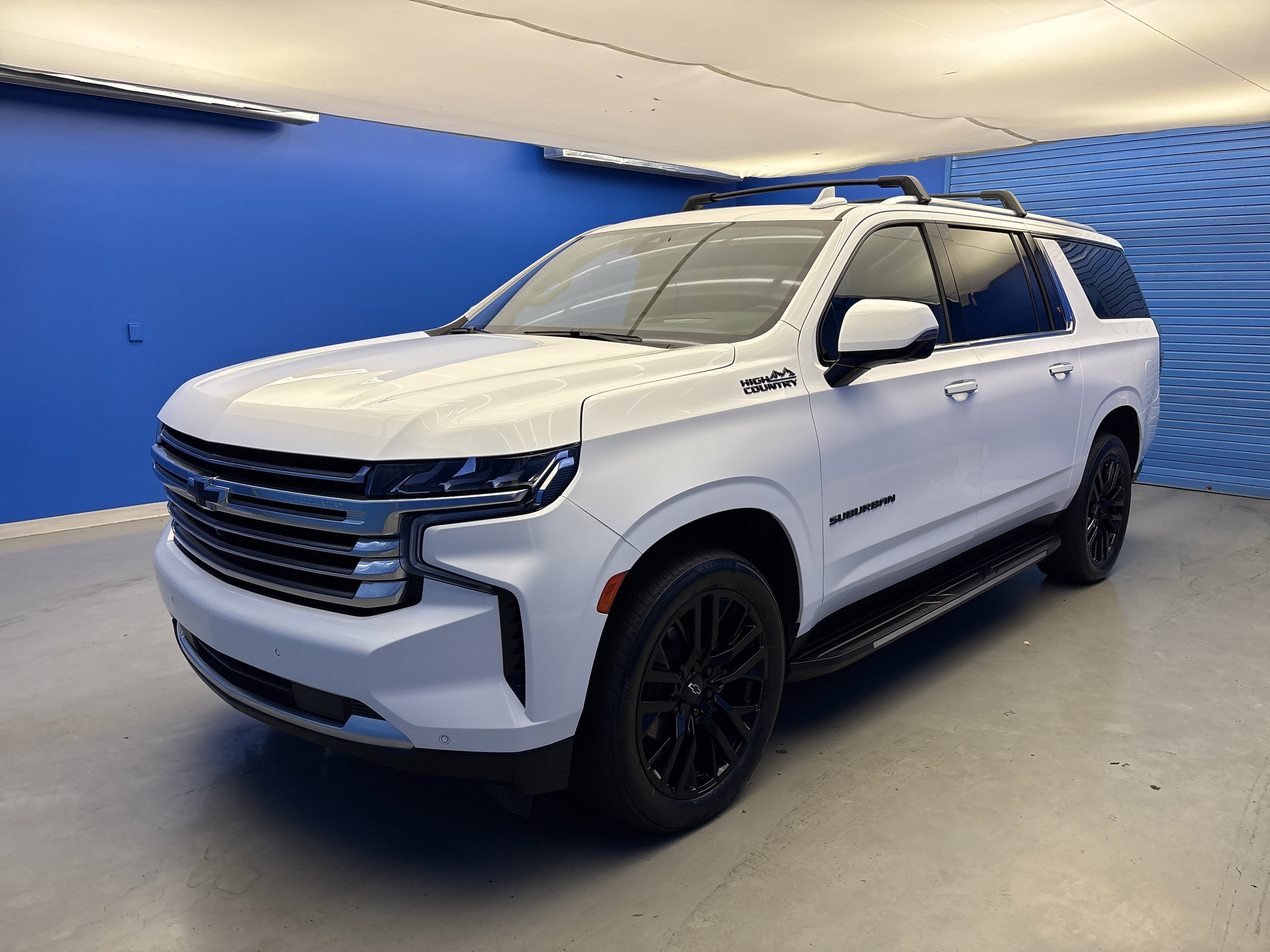 2022 Chevrolet Suburban High Country photo 3