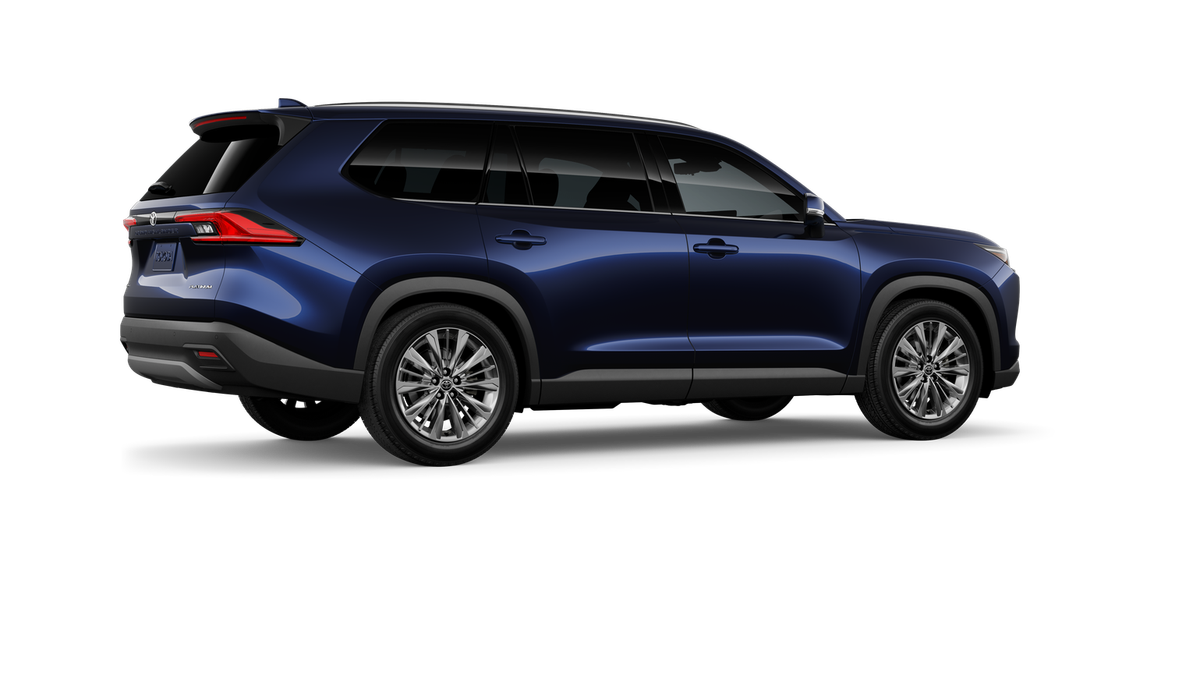 2026 Toyota Grand Highlander Platinum AWD photo 3