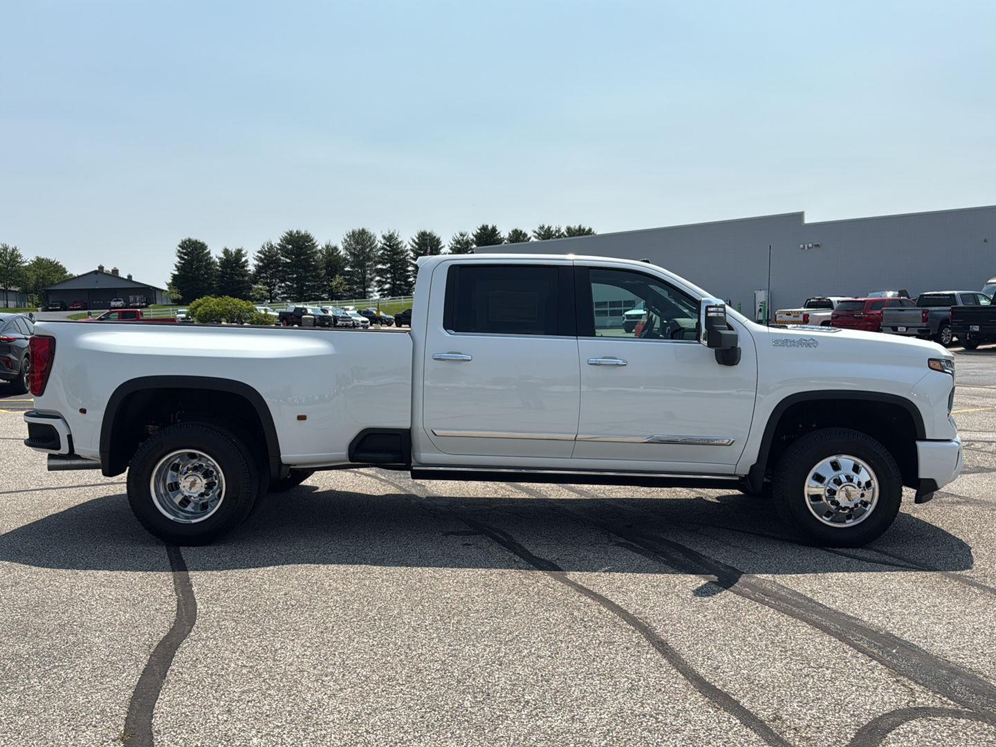 2025 Chevrolet Silverado 3500HD High Country photo 4