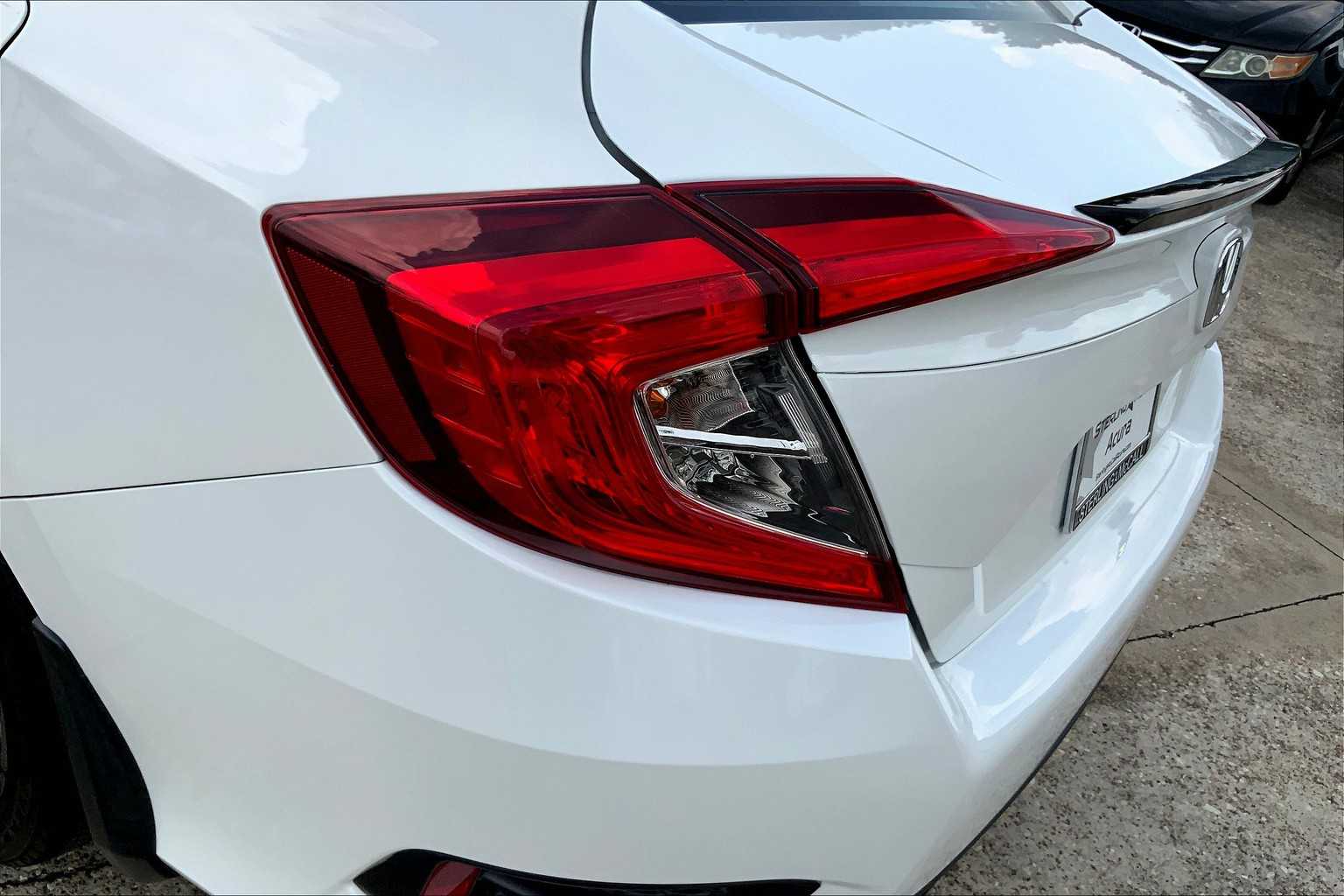 2019 Honda Civic Sport photo 26