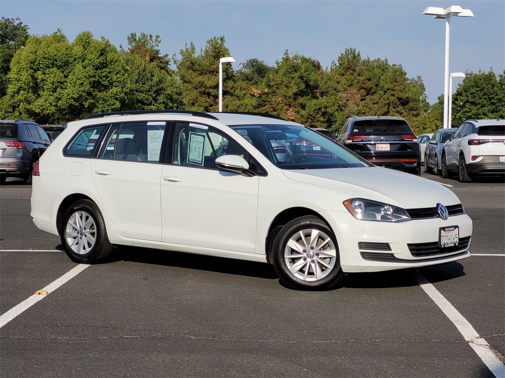 Used 2017 Volkswagen Golf SportWagen S with VIN 3VWC17AU2HM543392 for sale in Clovis, CA