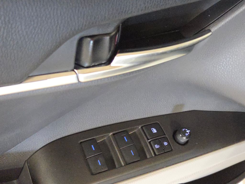 2023 Toyota Camry Hybrid LE photo 23