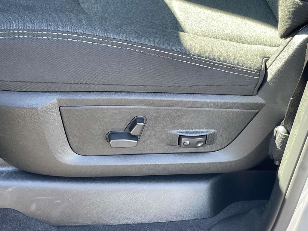 2026 Ram 2500 Big Horn photo 25