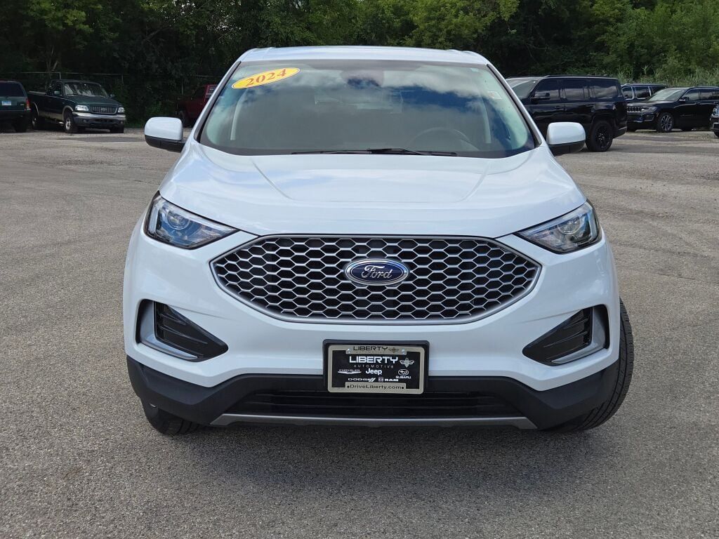 2024 Ford Edge SEL photo 4
