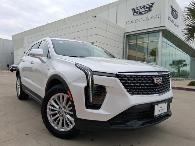 2024 Cadillac XT4 Luxury's photo