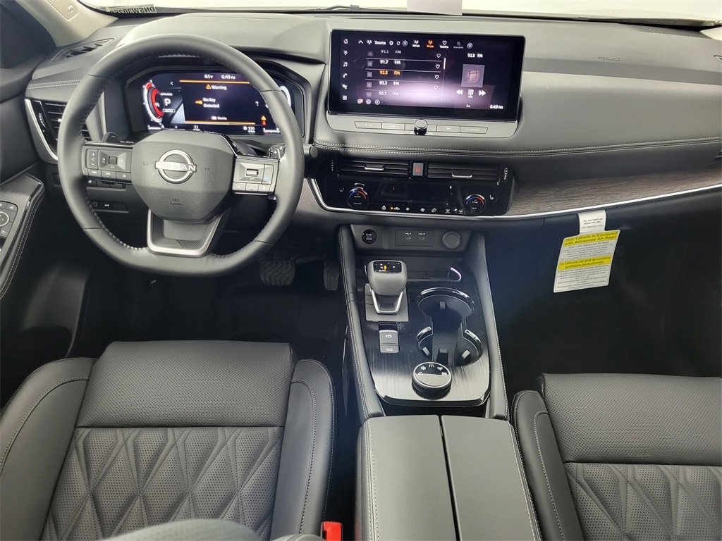 2025 Nissan Rogue Platinum photo 16