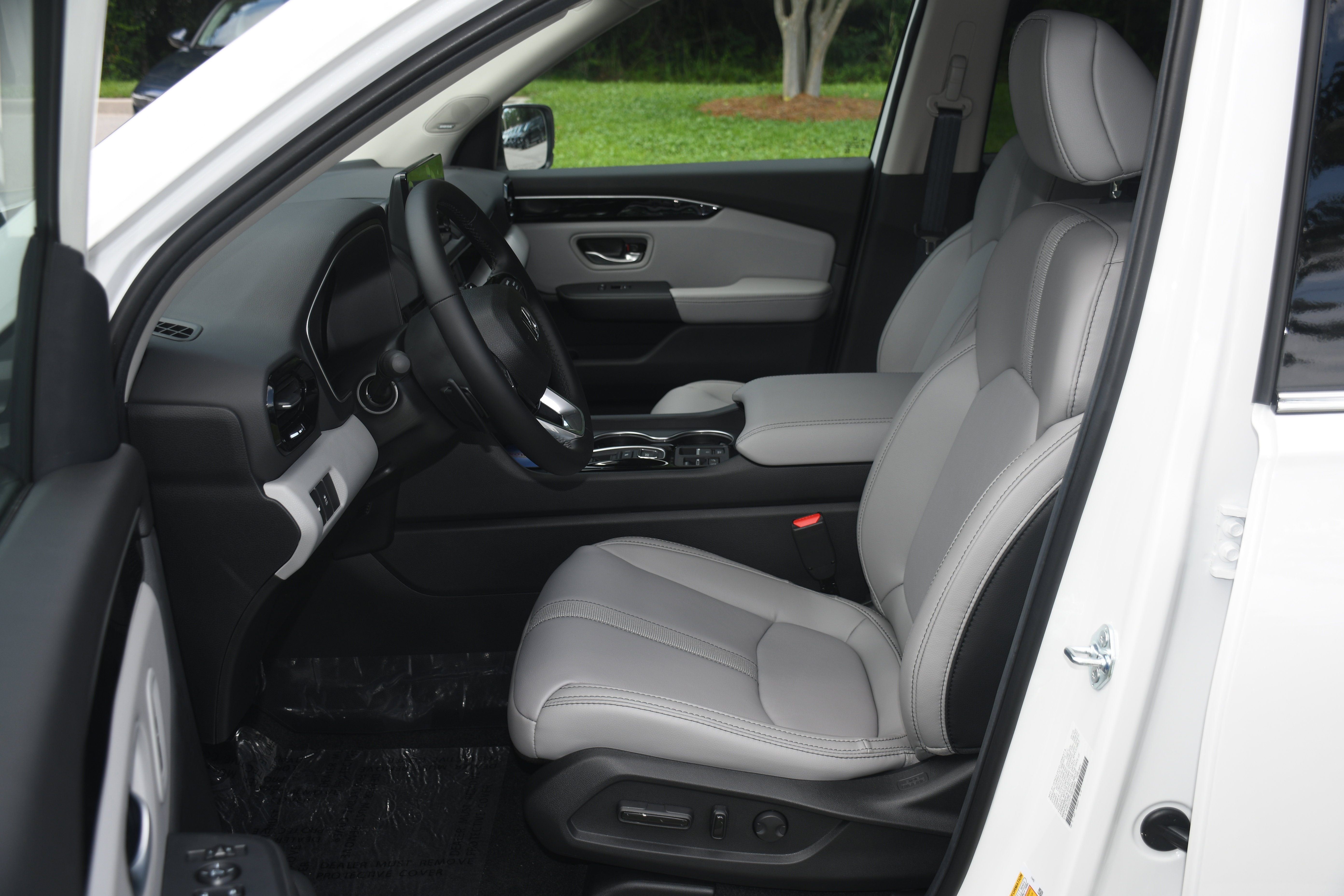 2025 Honda Pilot Touring photo 2