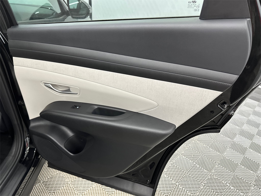 2025 Hyundai Tucson SEL photo 15