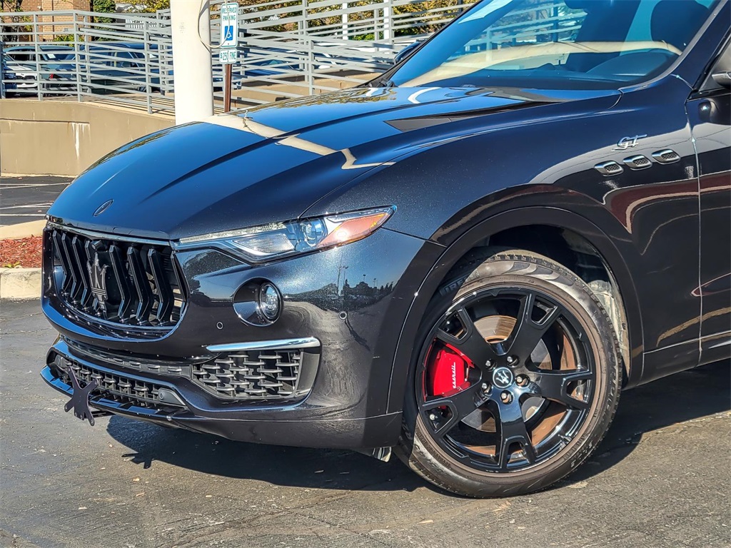 2022 Maserati Levante GT photo 2