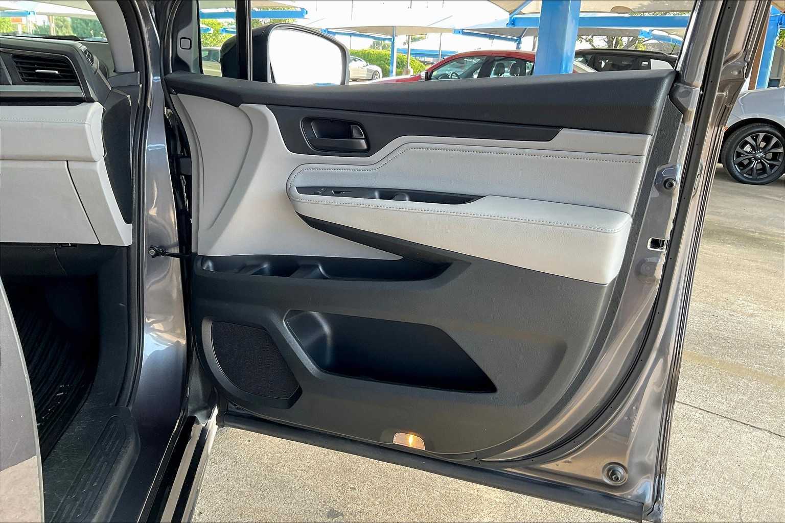 2019 Honda Odyssey Touring photo 21