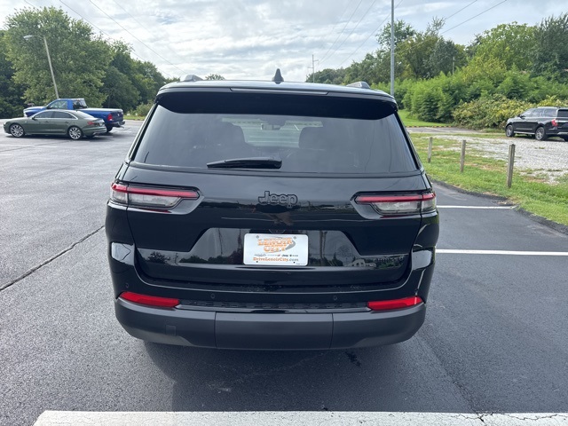 2025 Jeep Grand Cherokee Limited photo 4