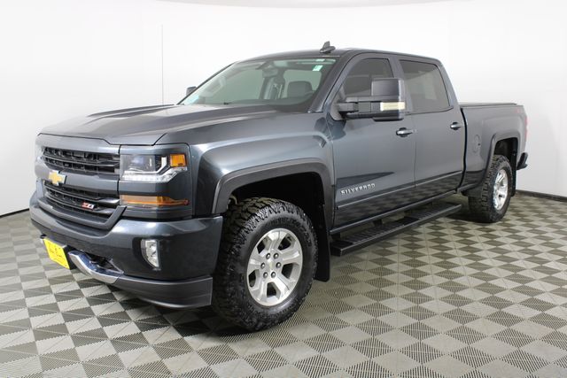 2018 Chevrolet Silverado 1500 LT photo 3