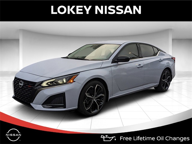 2025 Nissan Altima SR's photo